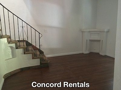 3rd image of 357 N Sherbourne Dr