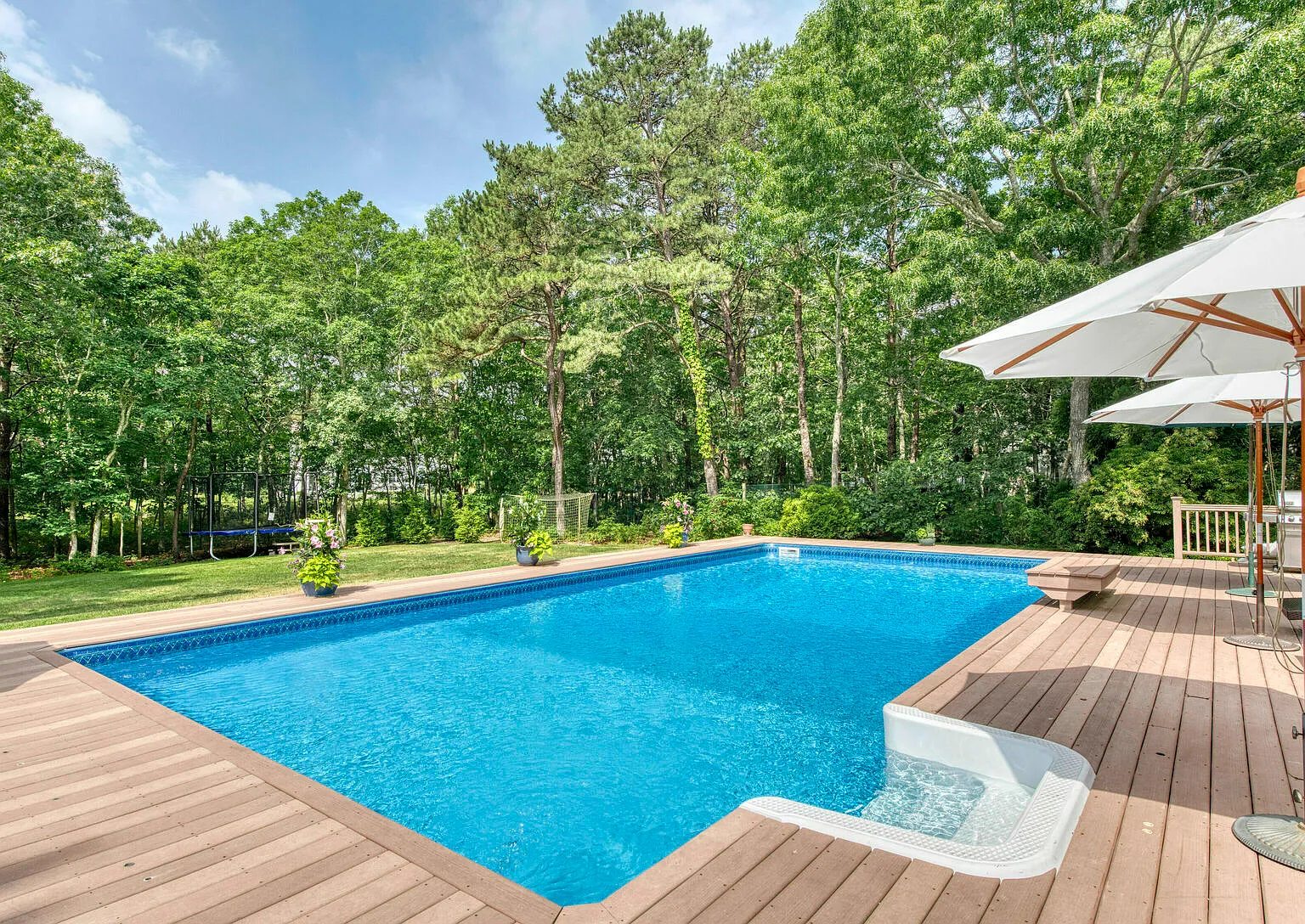 Spacious, Bright & Friendly Vacation House — Photo 1