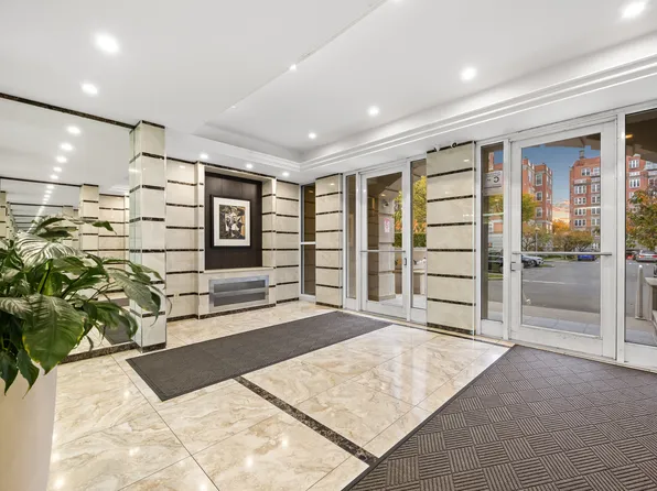 45 Oceana Drive East image 26 of 31