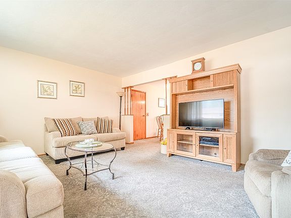 4th image of 29 Wightman Dr