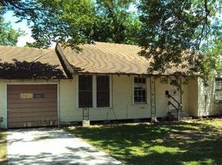 205 N 4th St, Highlands, TX 77562