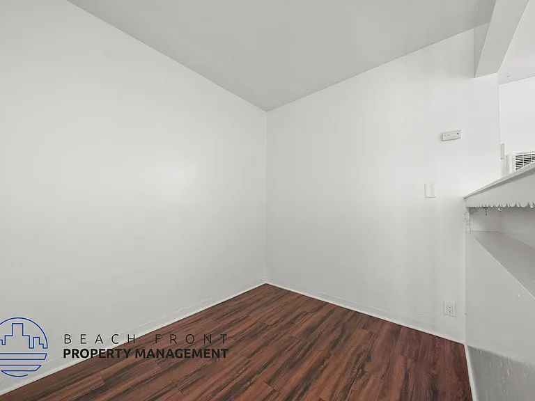 5626-5628 Edgemar Ave — Photo 21