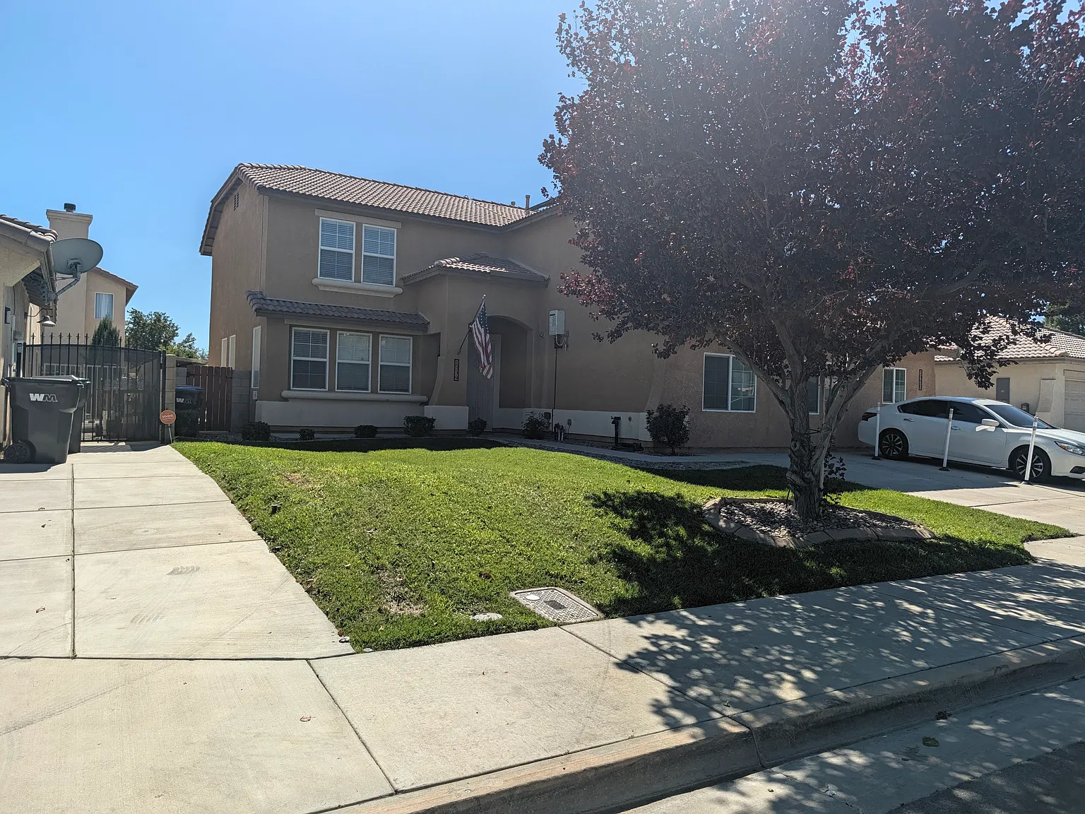5 bed, 2728 sqft, $3,850 — Photo 2