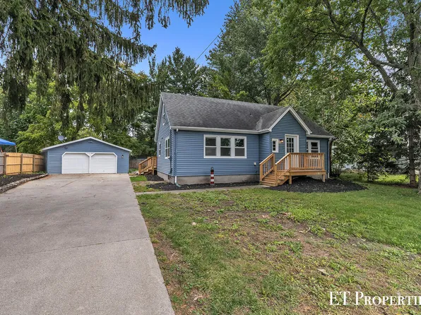 3962 Ivanrest Ave SW, Grandville, MI 49418