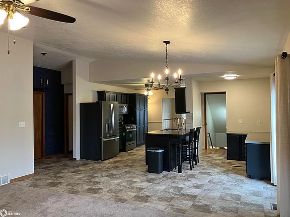 4th image of 408 Orchard Ln
