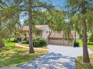 8411 Garrison Rd, Wonder Lake, IL 60097
