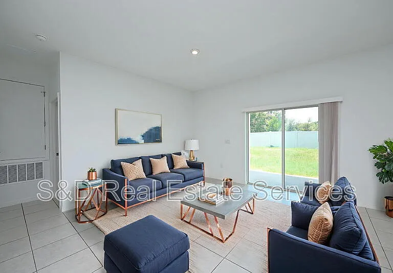 685 Crown Rose Dr — Photo 10