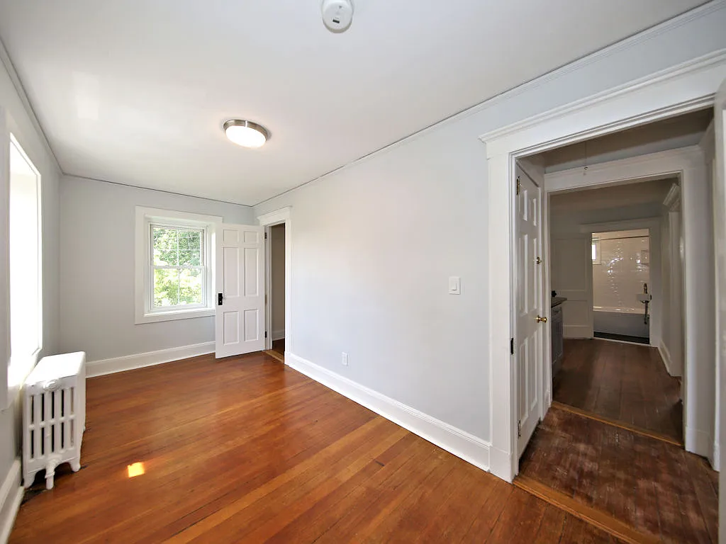 Apartment for Rent — Photo 3