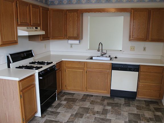 2nd image of 11202 Cristins Cir