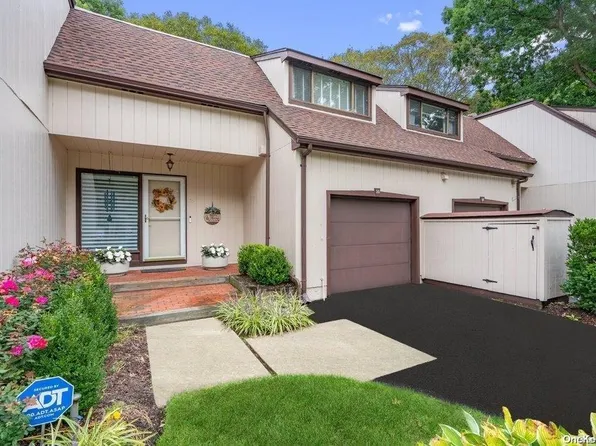 30 Cedar Lane #30, Glen Head, NY 11545