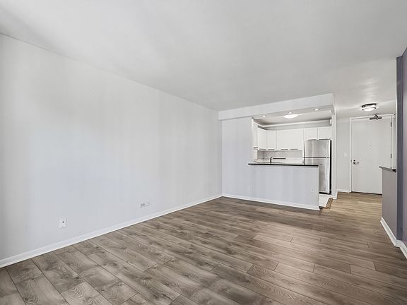 3rd image of 400 E Randolph St APT 1812