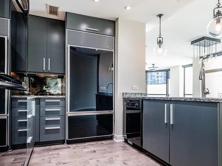 21 E Huron St #1207 — Photo 6
