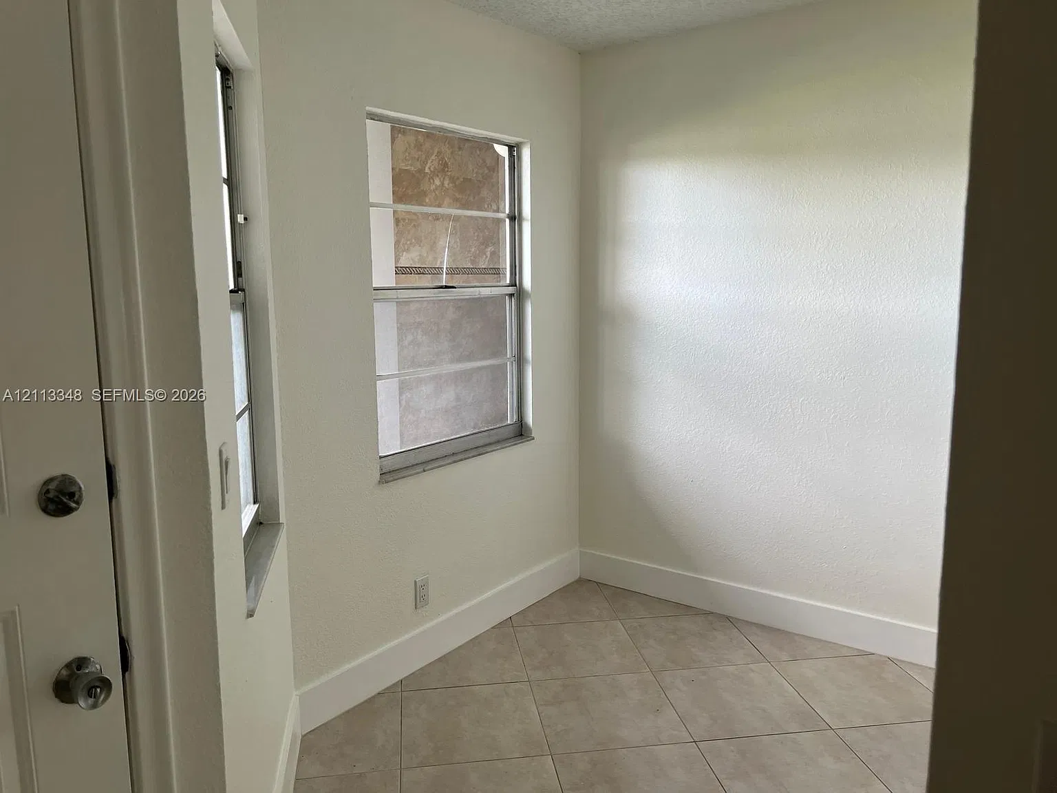 Cambridge At Century Vill — Photo 4