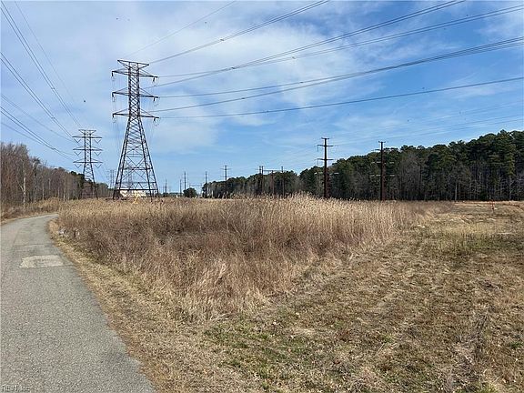 3rd image of 2402 Wolf Trap Rd