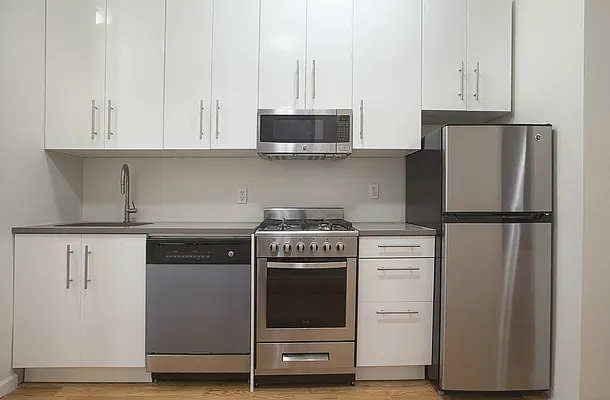 Rented by Avenues Real Estate | media 18