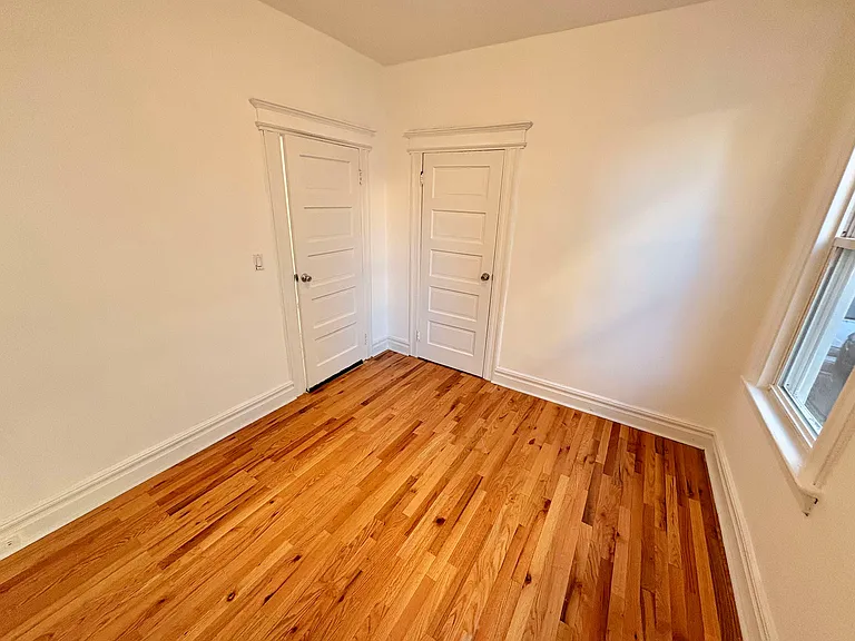90 N Spring St #1 — Photo 5