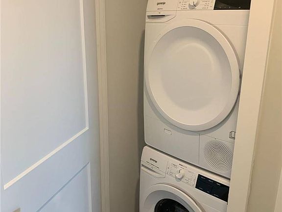 2nd image of 15 Queen St S #1403