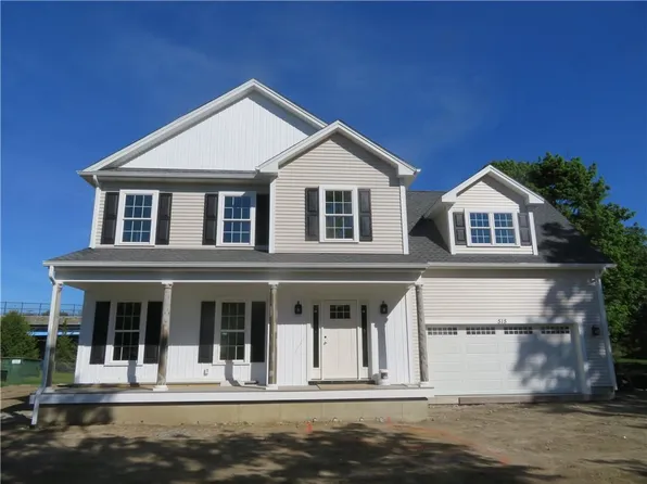 515 School St, North Kingstown, RI 02852