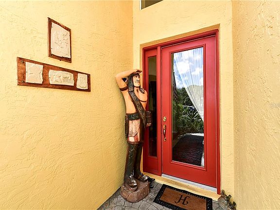 4th image of 831 Autumncrest Dr