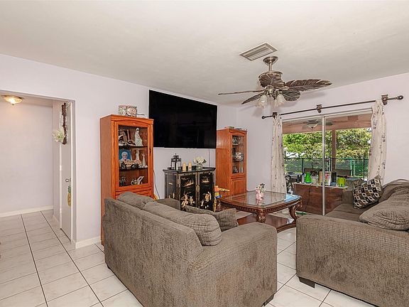 3rd image of 3193 NW 40th Street