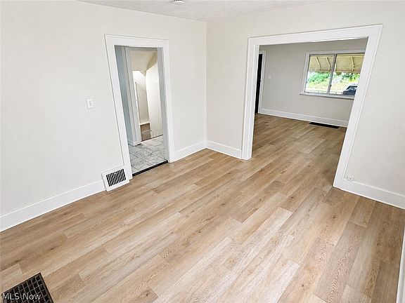 5th image of 801 Storer Ave