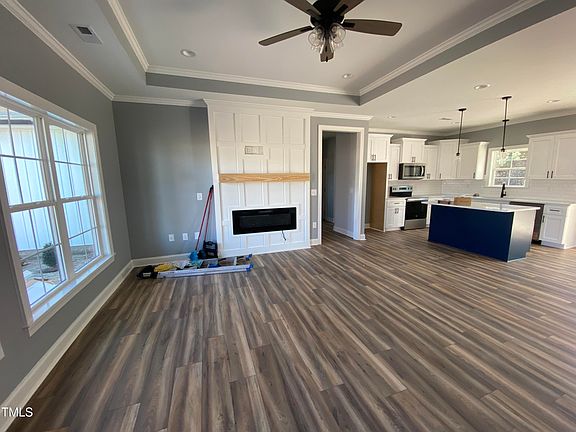 2nd image of 104 Rae Dr
