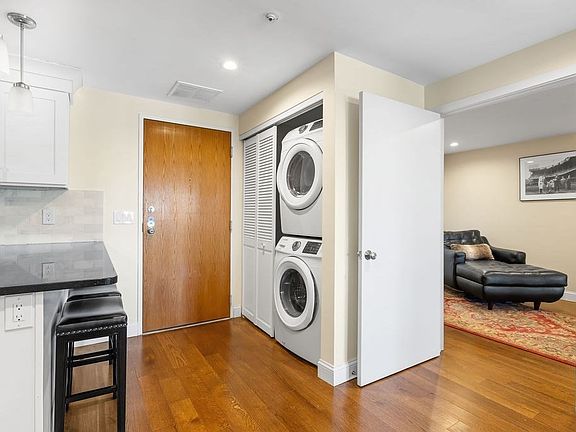 4th image of 50 Watertown St APT 403