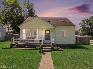 33065 John Hauk St, Garden City, MI 48135