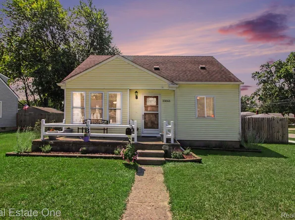 33065 John Hauk St, Garden City, MI 48135