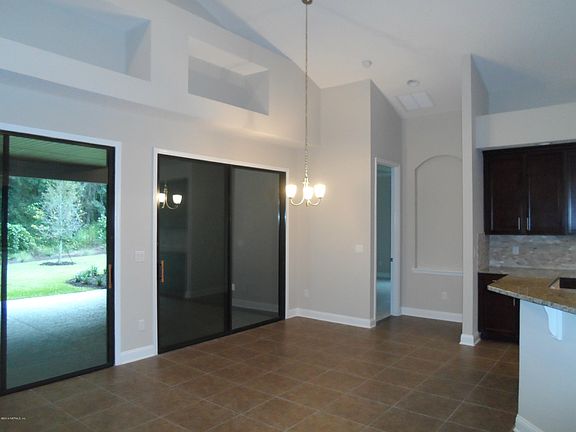 4th image of 2076 Crown Dr