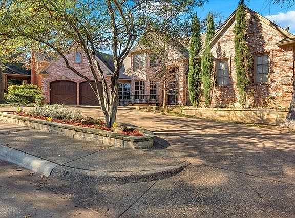 2nd image of 14949 Oaks North Dr