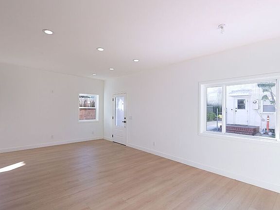 5th image of 621 W Glenoaks Blvd Unit A
