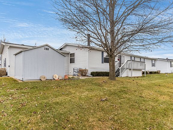 2nd image of 884 Meadowlark Cir