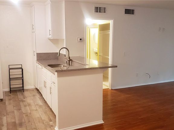 4th image of 23515 Lyons Ave Unit 125