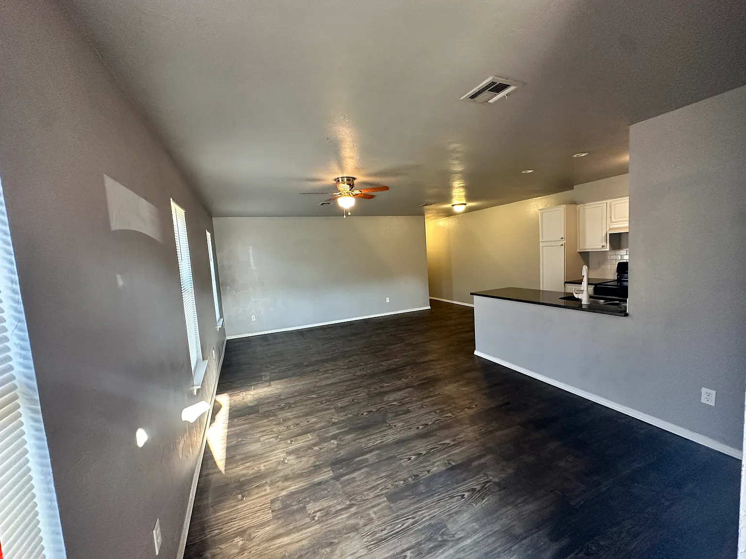 2 bed, 1040 sqft, $1,075 — Photo 3