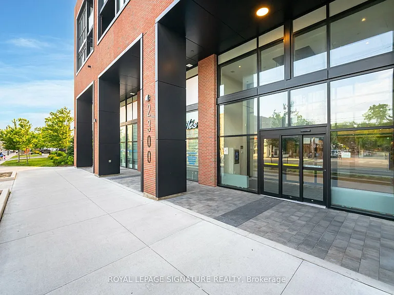 2300 Saint Clair Ave W #815 — Photo 2