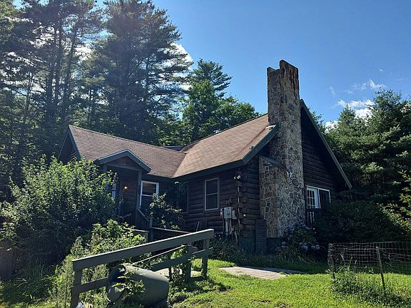 3rd image of 213 Valley Rd
