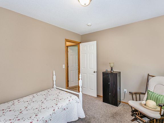 4th image of 418 N Star St