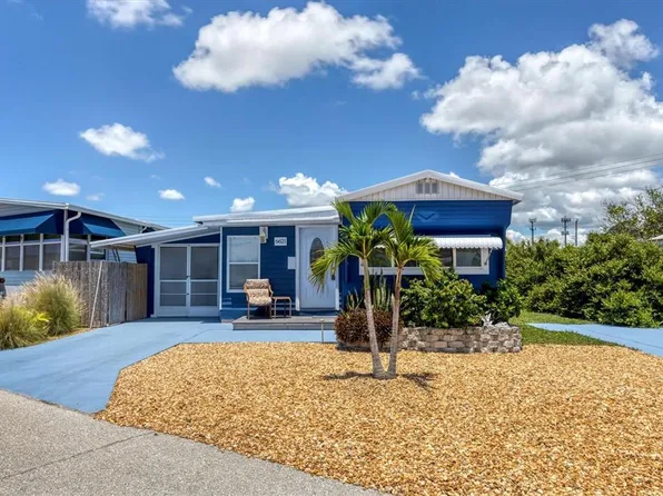 6621 Kansas St, Bradenton, FL 34207