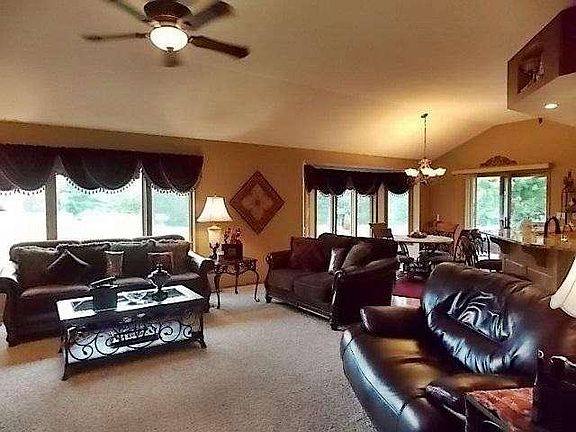 5th image of 251 Pinnacle Dr
