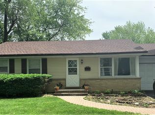 1275 Algonquin Dr, Elgin, IL 60120