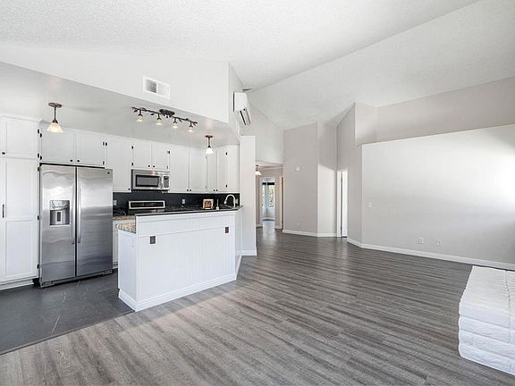 5th image of 520 Barnett Dr