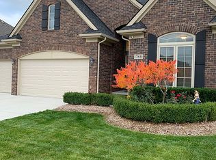 17844 Kite Dr, Macomb, MI 48042