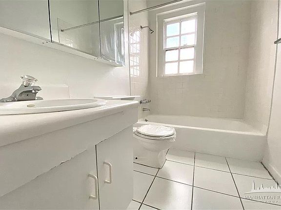 4th image of 150 E 39th St APT 1507