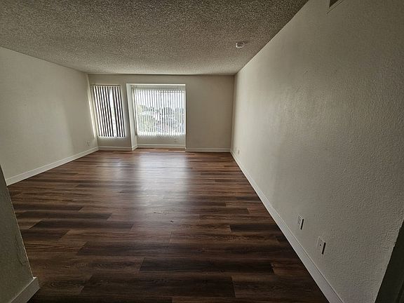 5th image of 926 N Wilmington Blvd #40