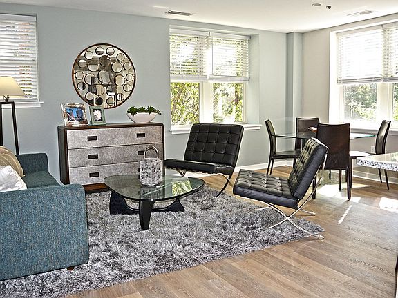5th image of 4910 W Pine Blvd #2728938