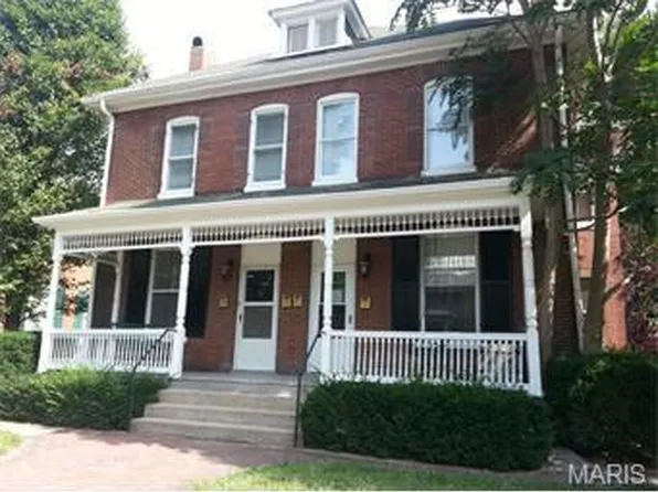 812 Jefferson St #B, Saint Charles, MO 63301