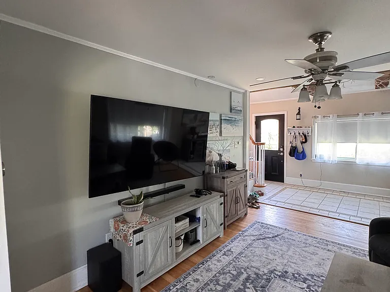 183 Babcock St — Photo 3