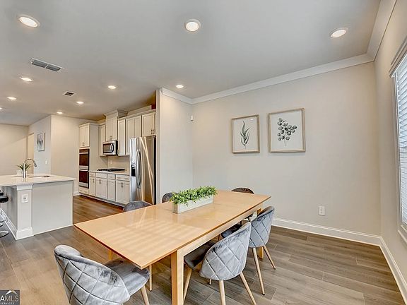 2nd image of 2756 Devon Vale St