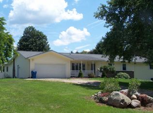 9796 N 16th St, Plainwell, MI 49080
